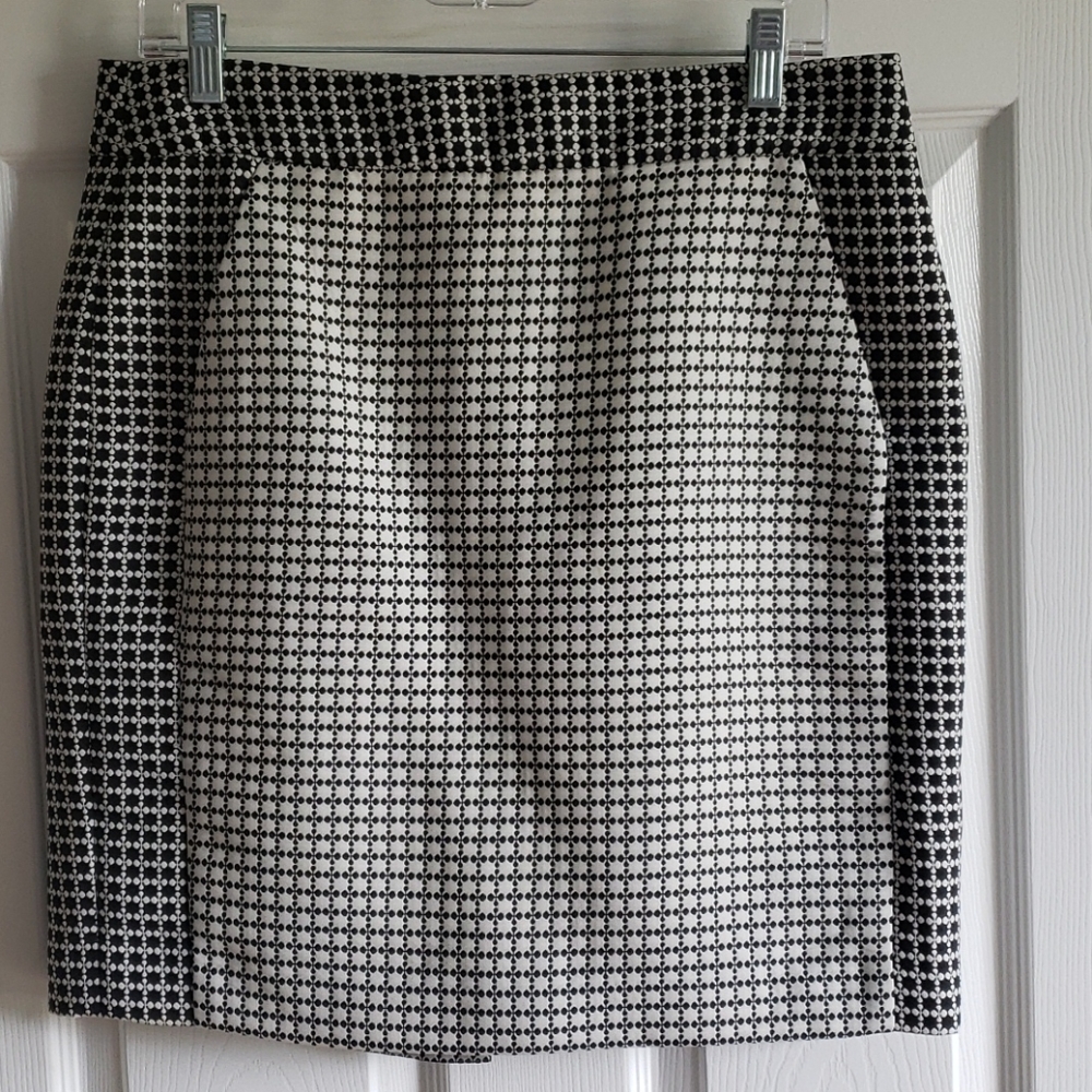 Banana Republic black and white pencil skirt